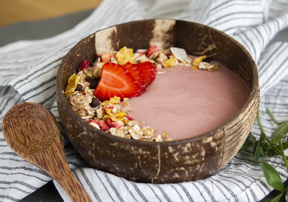 Beeren-Smoothie mit Hagebutte