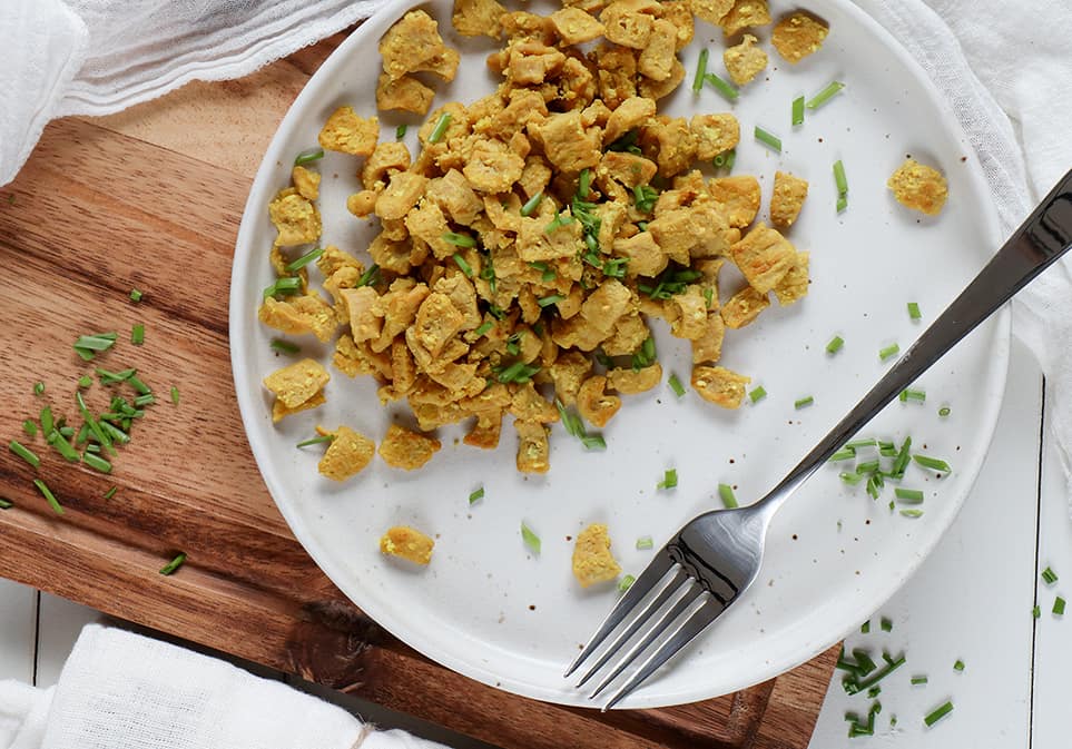 veganes Rührei mit Protein Chunks