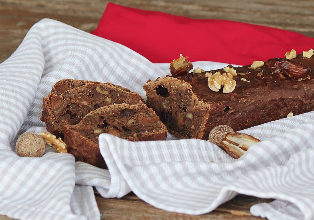Weihnachtliches Schoko-Dattel-Brot
