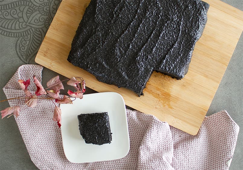 Schwarzer Sesamkuchen